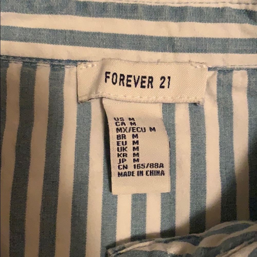 Cropped button up - Picture 2 of 2